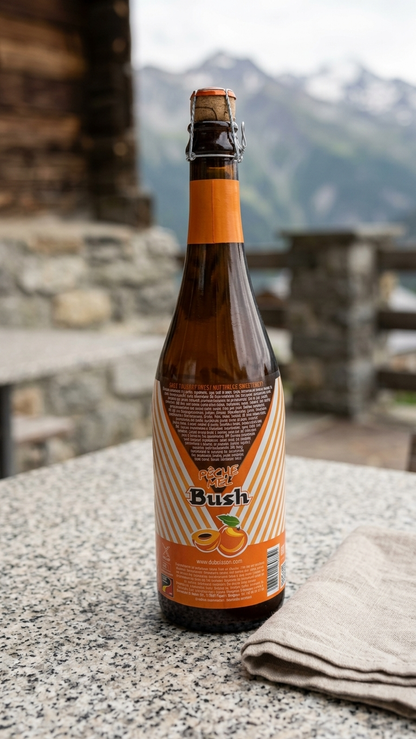 Flasche Bush Pêche-Miel, belgisches Starkbier mit Pfirsich-Honig-Note, Produktfoto für thecrafts.ch.